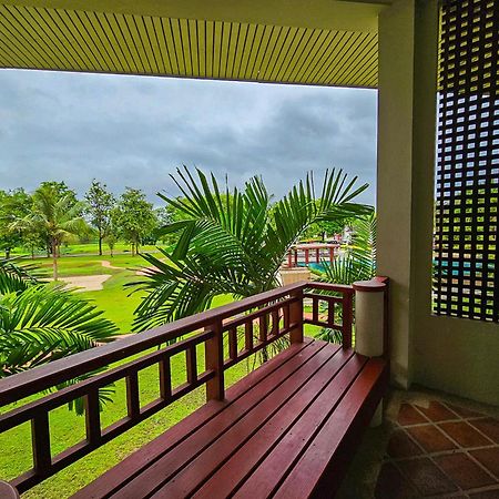 The Nouveau Chumphon Beach Resort And Golf Экстерьер фото