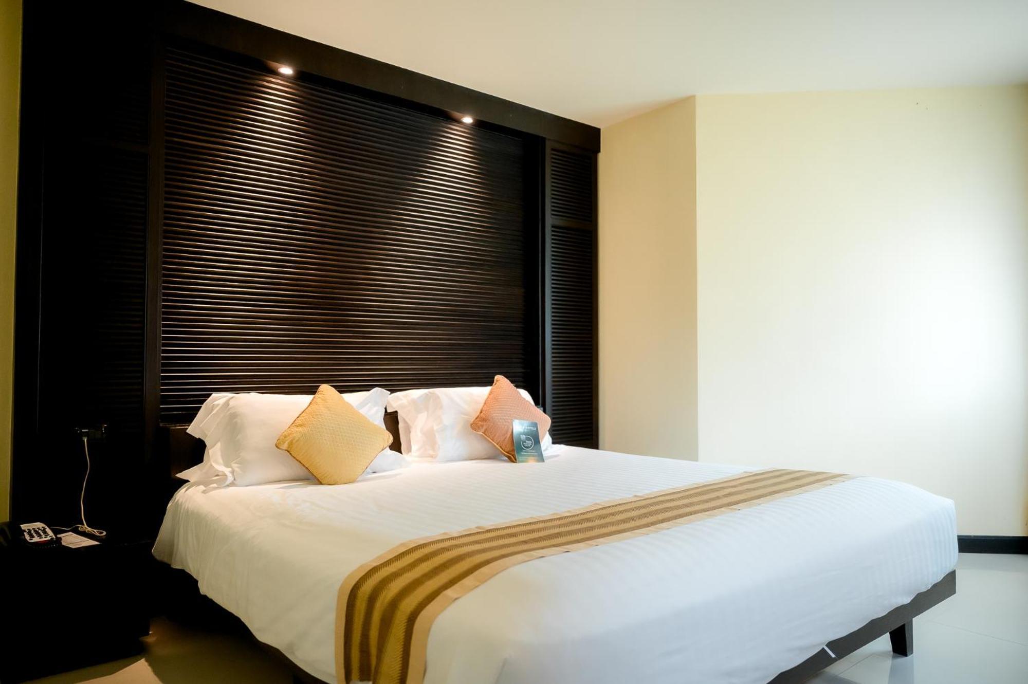 The Nouveau Chumphon Beach Resort And Golf Экстерьер фото