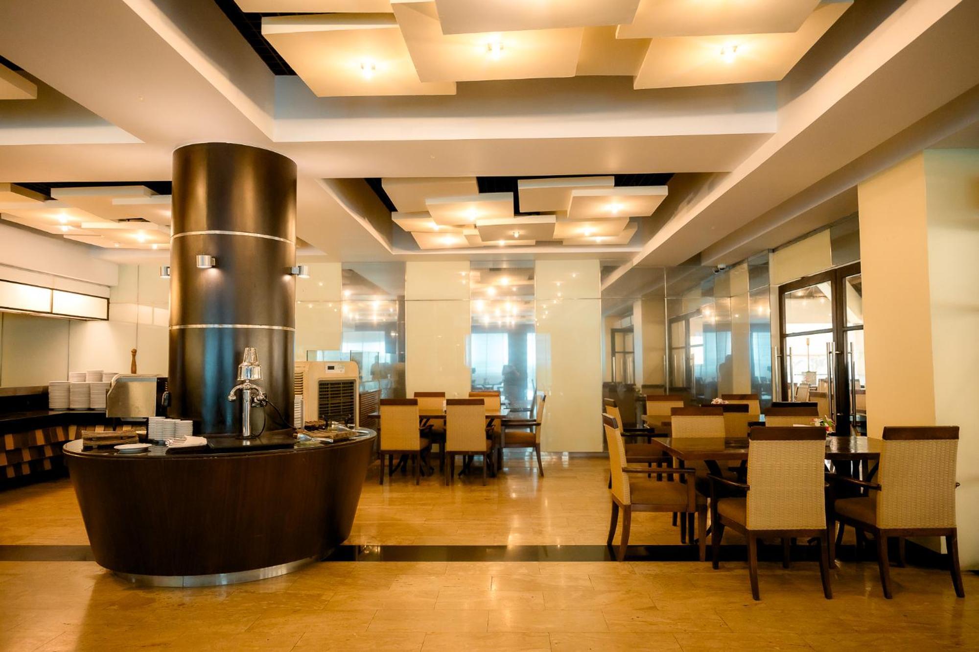 The Nouveau Chumphon Beach Resort And Golf Экстерьер фото