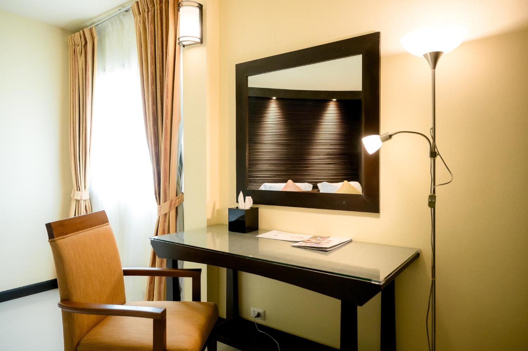 The Nouveau Chumphon Beach Resort And Golf Экстерьер фото