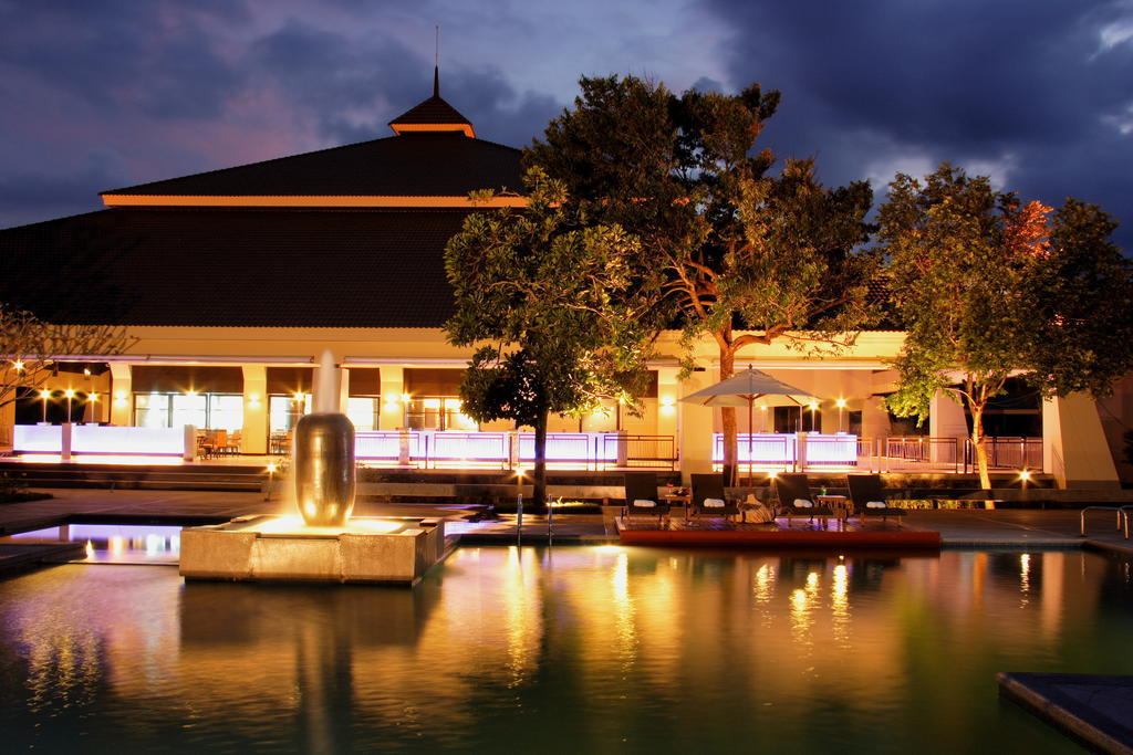 The Nouveau Chumphon Beach Resort And Golf Экстерьер фото