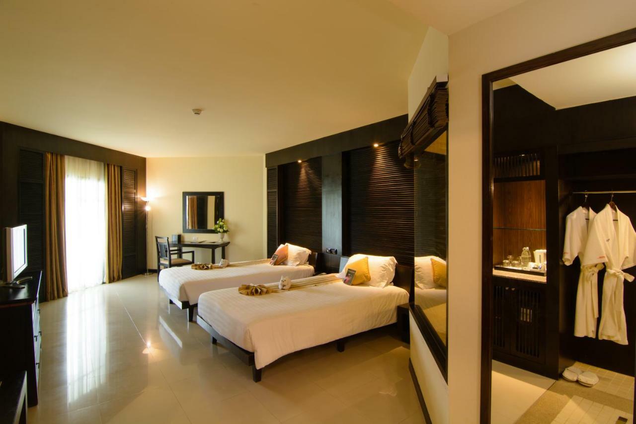 The Nouveau Chumphon Beach Resort And Golf Экстерьер фото